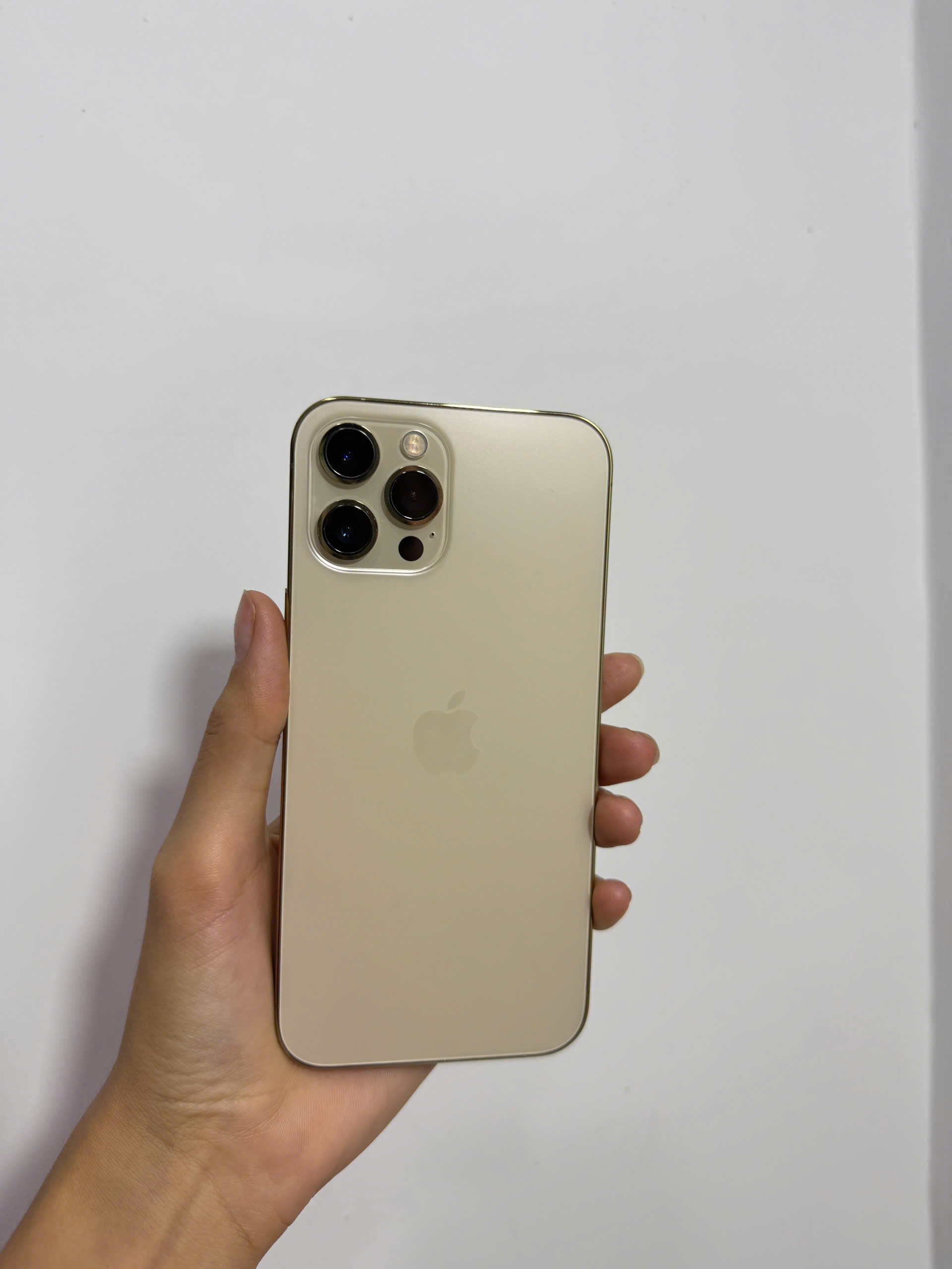 iPhone 12 promax 128G Quốc tế Vàng