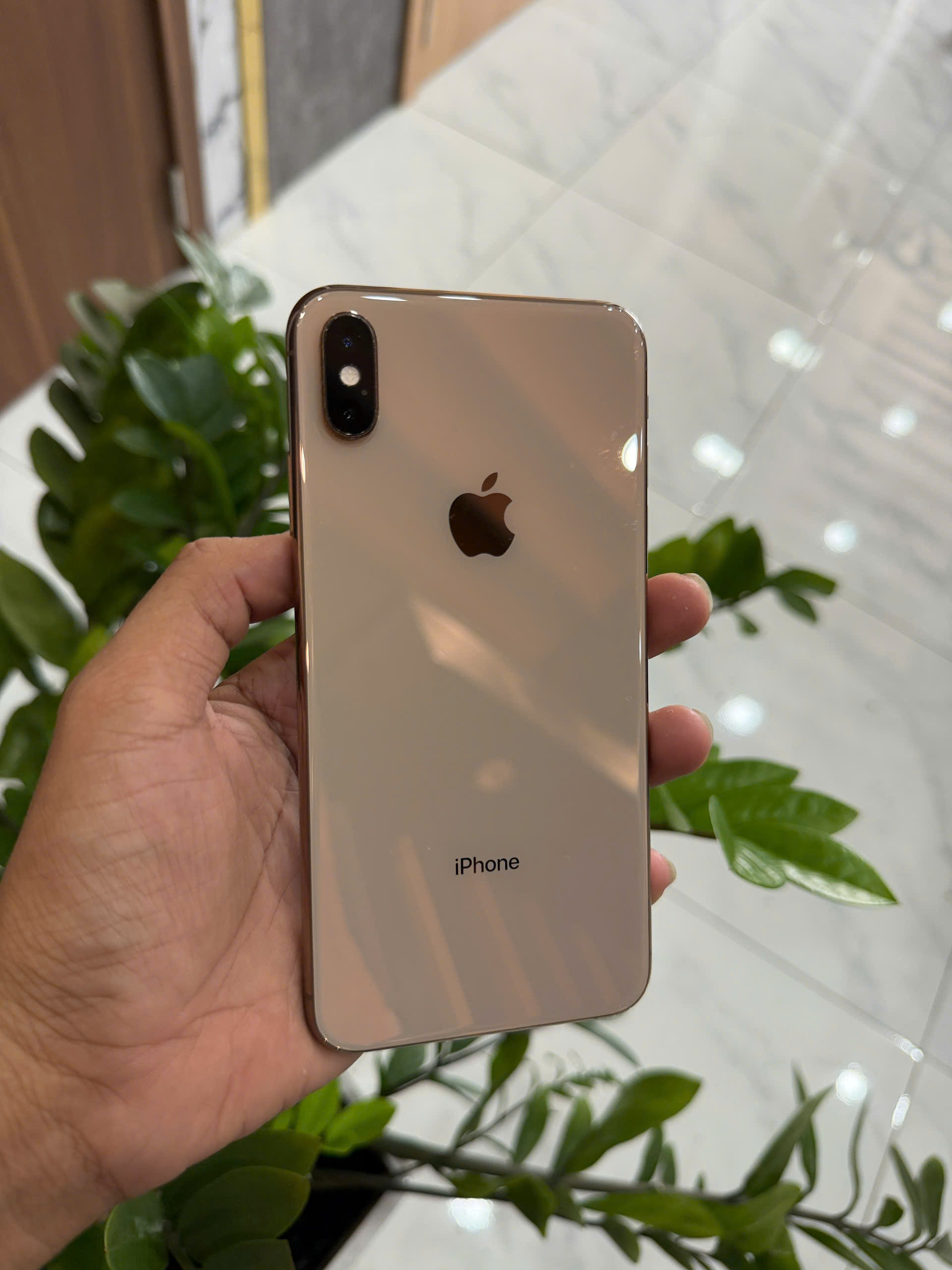 iPhone xsmax quốc tế 64G pin zin 80%